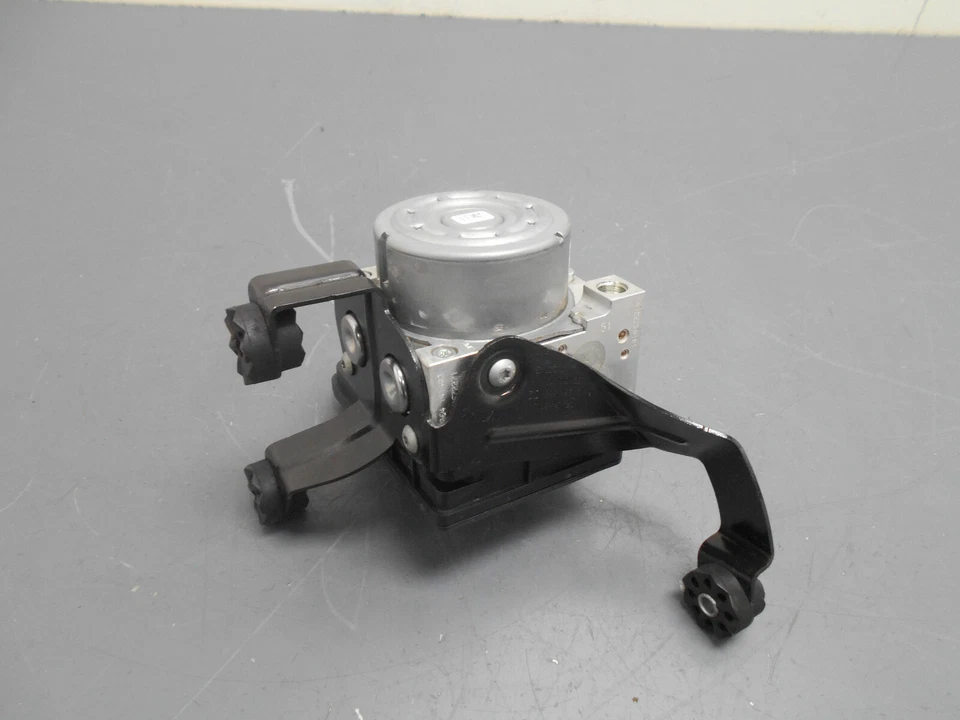 BMW M3 F80 ABS DSC 2015 14 16 17 18 módulo de bomba de freno #6304 J4 Foto 3 de 4