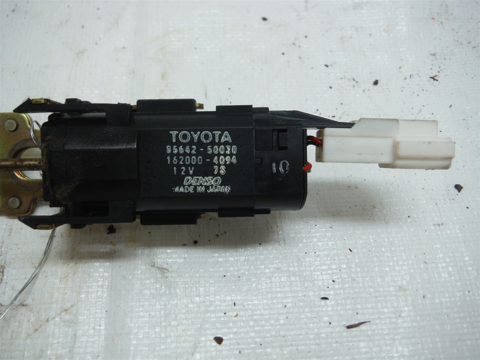 1998 LEXUS LS400 PASSENGER RIGHT SEAT BELT HEIGHT ADJUSTER MOTOR OEM