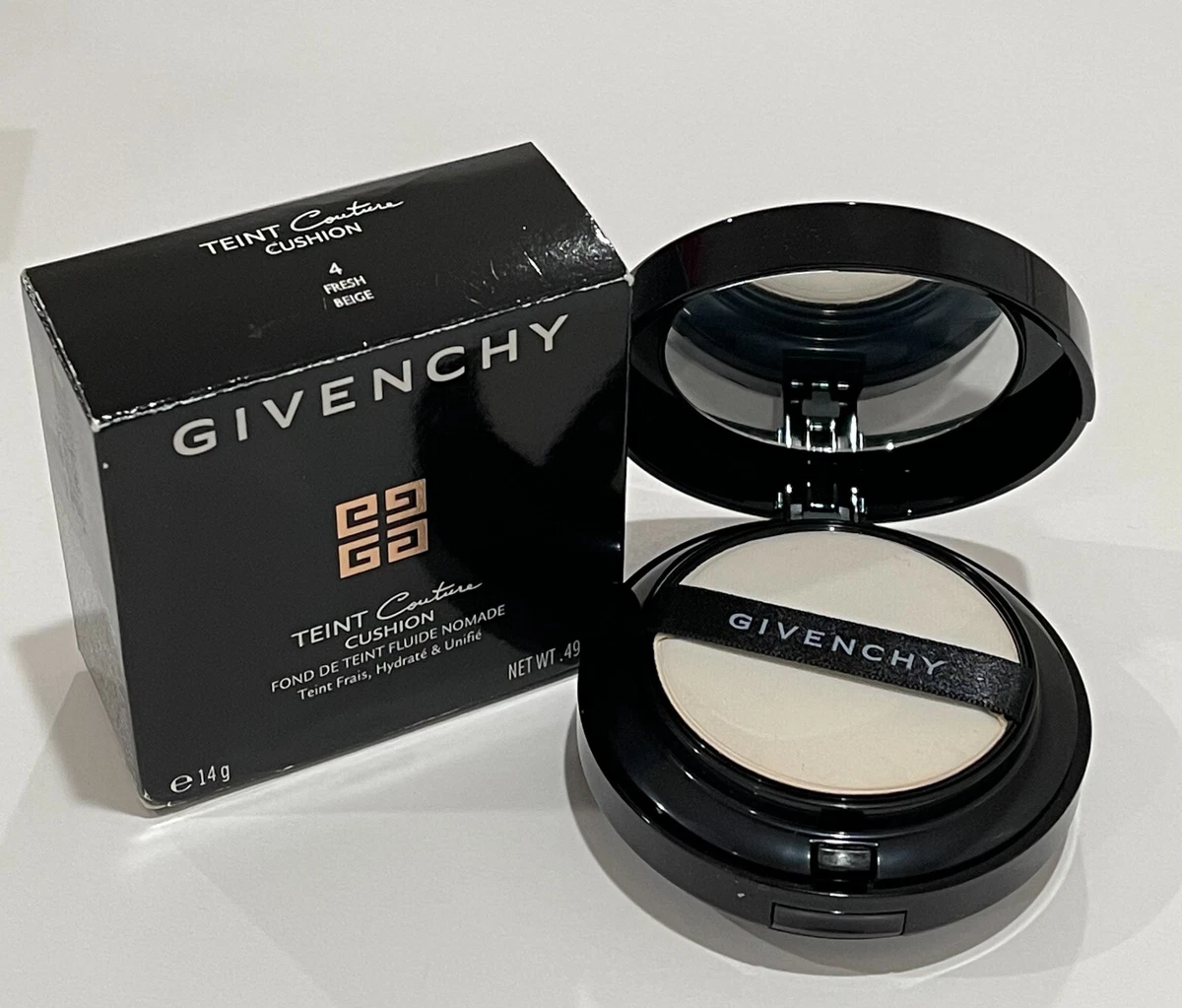 Givenchy teint top couture cushion