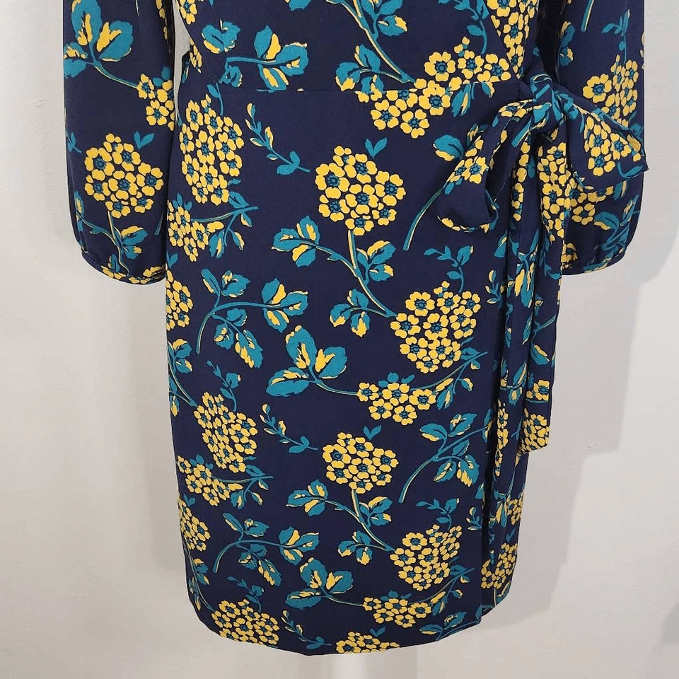 J. Vestido envolvente floral azul marino y dorado Crew talla 4 vestido de invitada de boda Foto 4 de 4