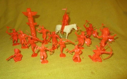 Vintage Marx Fort Apache Play Set Orange Indians With Pony & Totem Pole