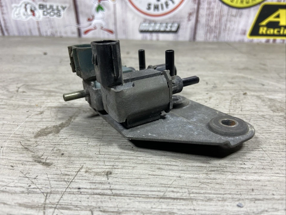 92-98 OEM Suzuki Sidekick Geo Tracker EGR FPR Vacuum Solenoid Purge Valve VSV - Image 2 of 4