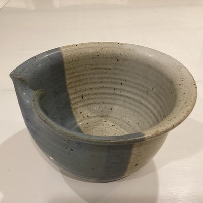 Fine Blue & White Hand Thrown Studio Art Pottery Bowl, Signed 7'' Wide used