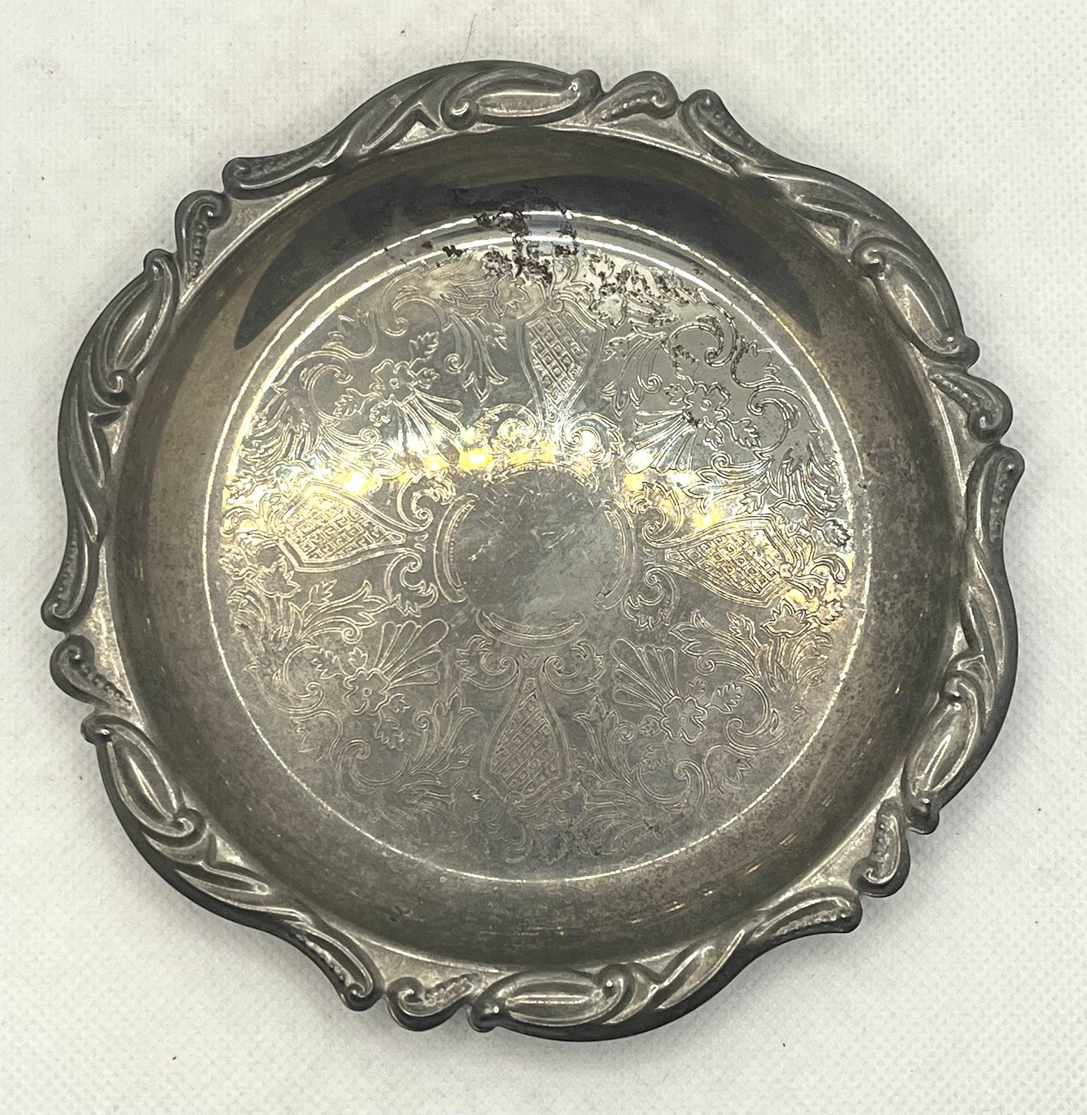 Vintage Engraved Silver Metal Ornate Scalloped Rim Wine Bottle Coaster, vintage barware