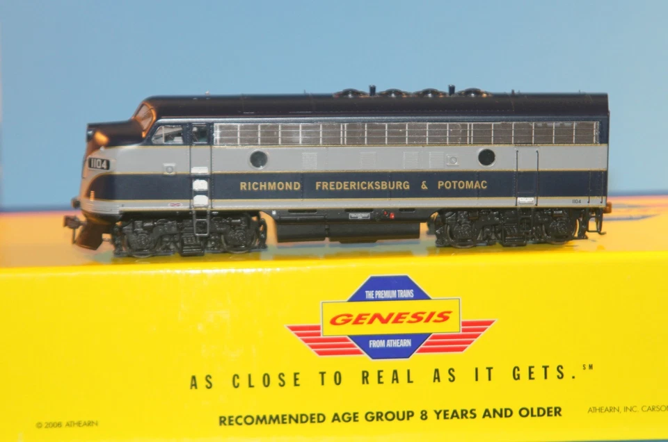 ATHEARN GEN RF&P F-7A MODEL 22016 ENG 1104 DC POWERED DCC READY. - Image 2 of 4