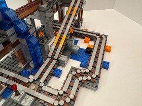 LEGO Minecraft: The Mine (21118)