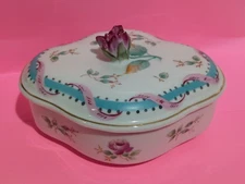 Vintage Victorian Style Porcelain Covered Tureen Flower Handle Lid 5X4.5in TOTYg