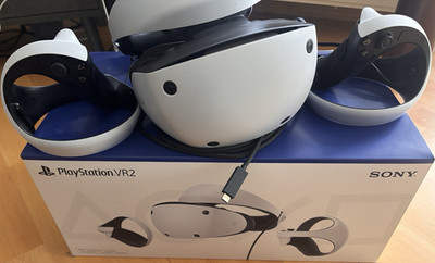 Sony PlayStation VR2 VR-Headset mit Controllern, Weiß/Schwarz, USB-C