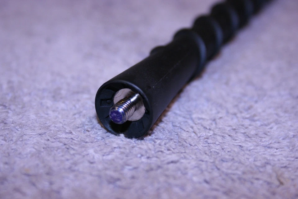 Mástil de antena 86309-47020 - Prius > enchufable > Yaris Hatchback - Toyota genuino Foto 3 de 4