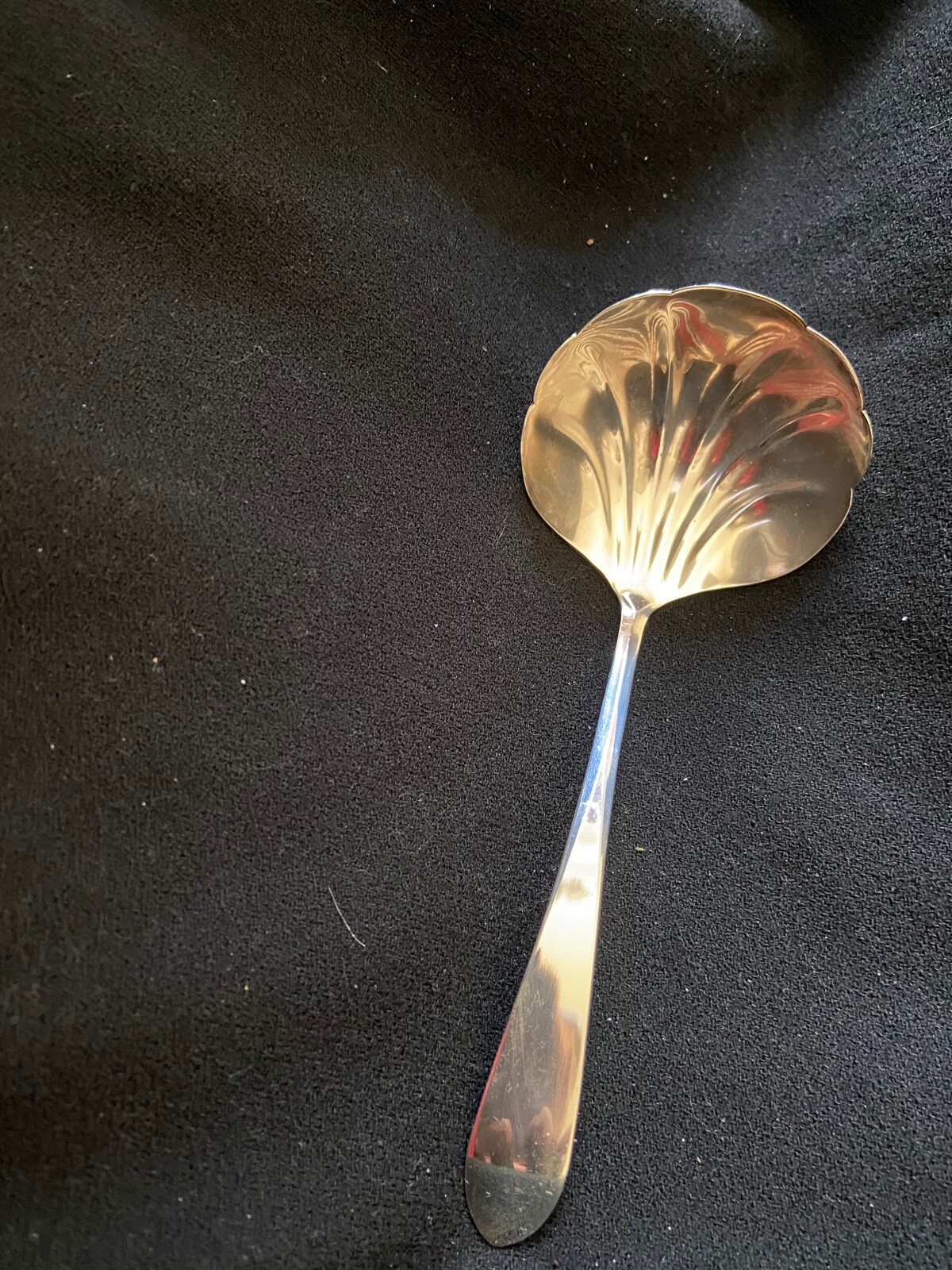 Oneida Shell Pattern Wm Rogers Oneida Silverplate Medium Size Ladle Shell Pattern | eBay