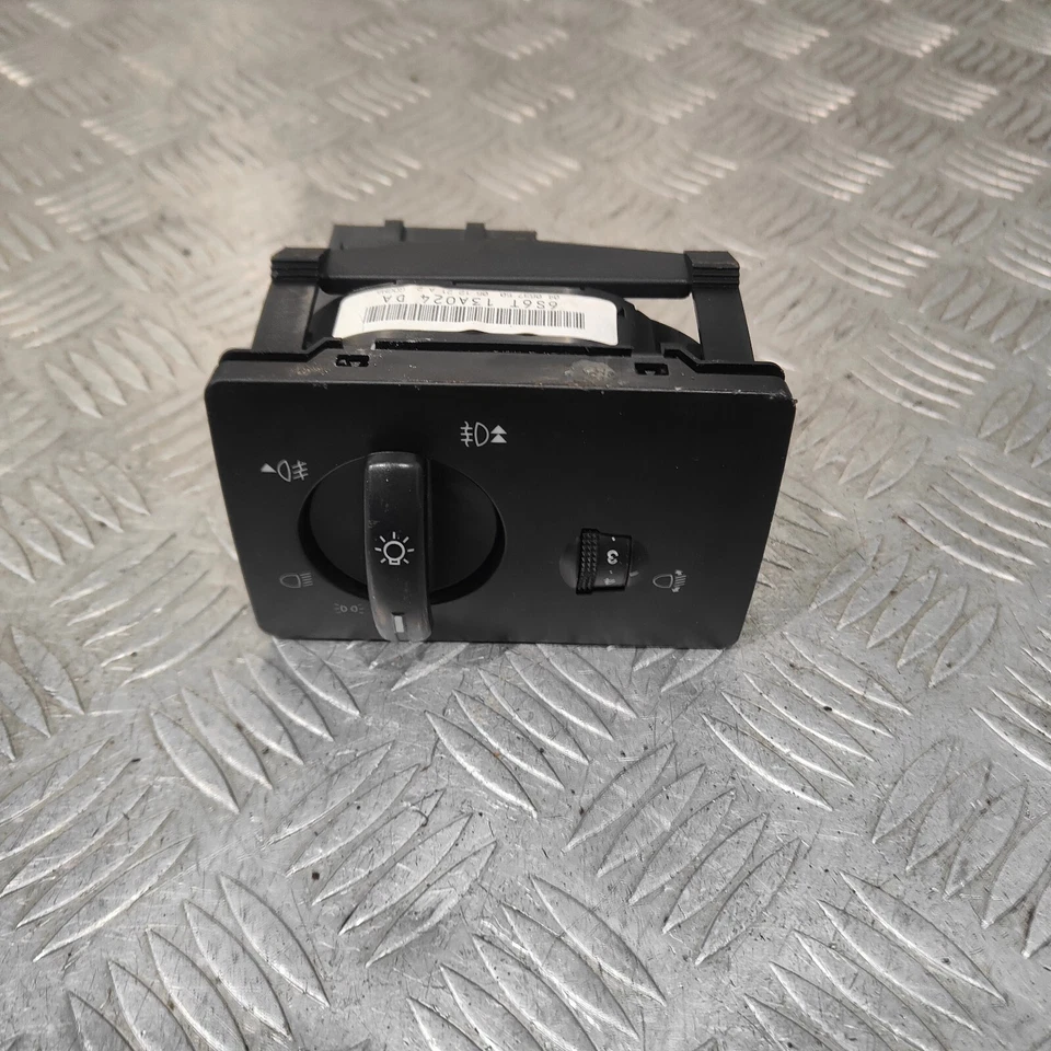 Interruptor de control de faros Ford Fiesta 2007 6S6T13A024DA #1 Foto 2 de 4