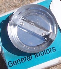 NOS GM OLDSMOBILE WHEEL CENTER CAP # 22530835 GM olds - Picture 2 of 2