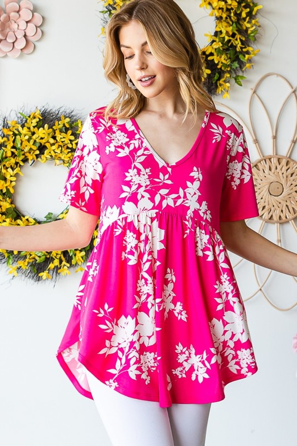 NWOT Heimish Short Sleeve Floral Babydoll V neck size small in pink