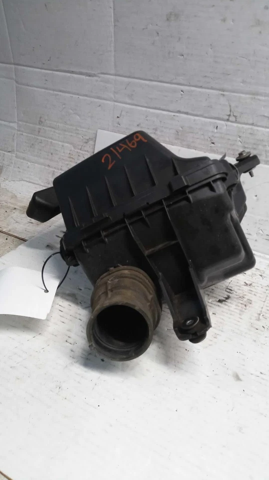 Used Air Cleaner Assembly fits: 2017 Honda Hr-v 1.8 Grade A - Image 2 of 4