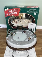 SEE⛸️VIDEO 1996 Mr Christmas Holiday in Motion Village Animated Ice Skate Rink