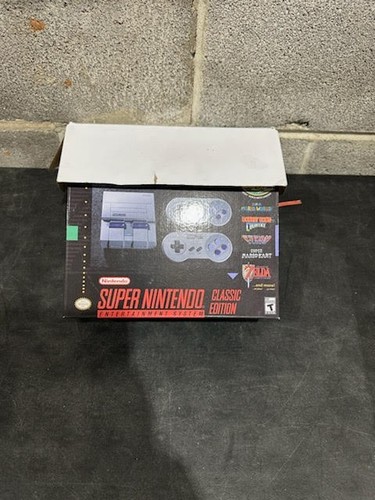 Nintendo Super NES Classic Edition Console with 2 SNES Controllers (READ) - Picture 2 of 5