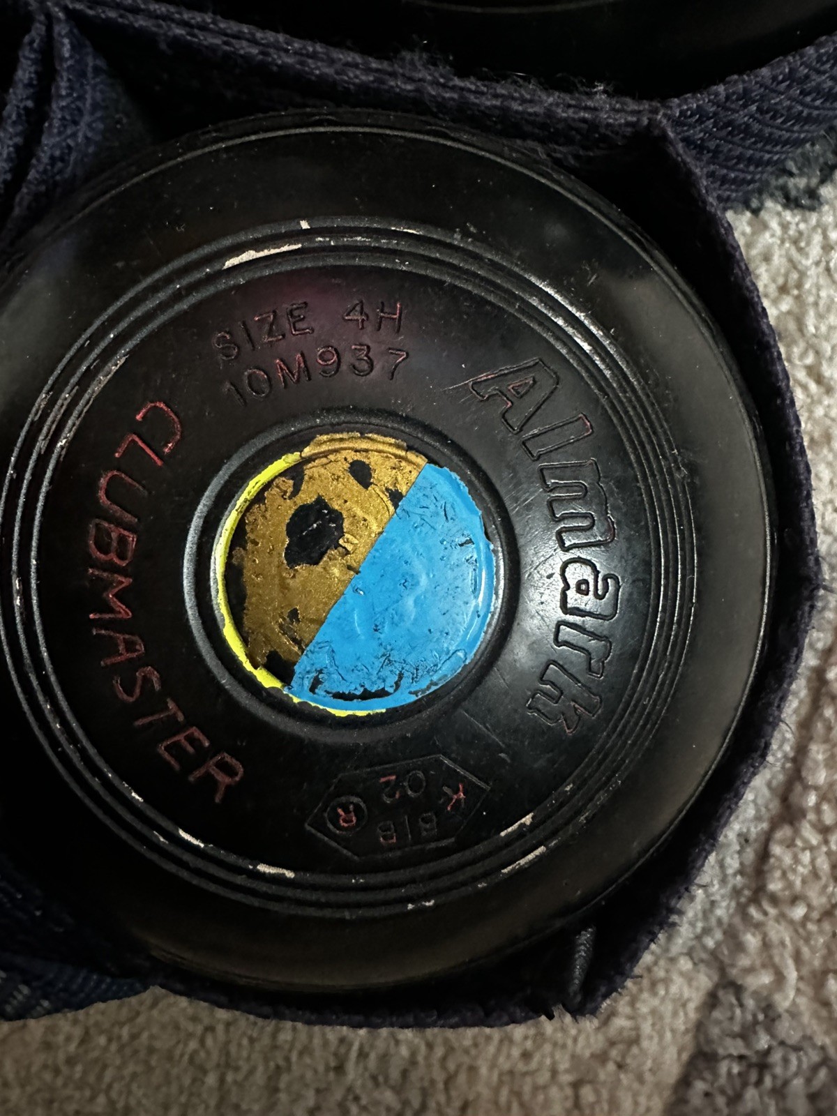 Almark Clubmaster lawn bowls x4 Size 4H Black/ Blue in carry case good condition image 5