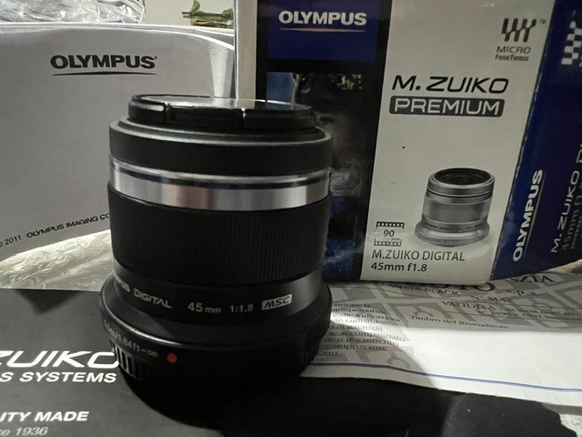 Olympus M.Zuiko Premium Digital 45mm F 1.8 color Nero, Ottime Condizioni con Box