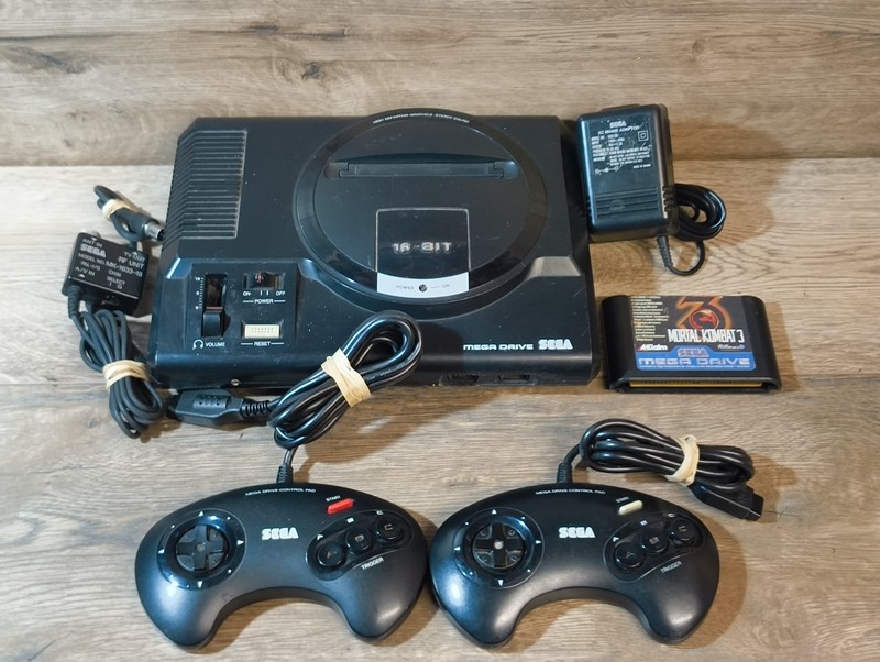 Sega Mega Drive Console PAL With 1 Controller, Power Supply, RF Cable & Game