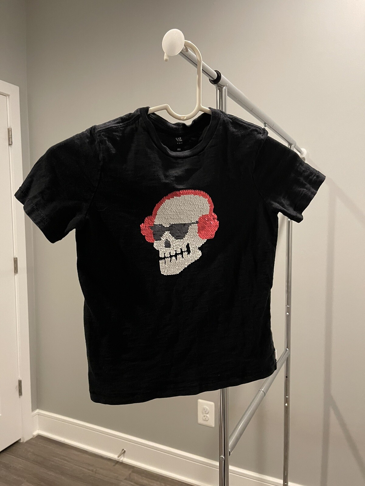 Gap Kids Black Short Sleeve Skull with Headphones Sequin TShirt Size S