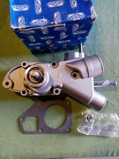 Pompe à eau Peugeot 504