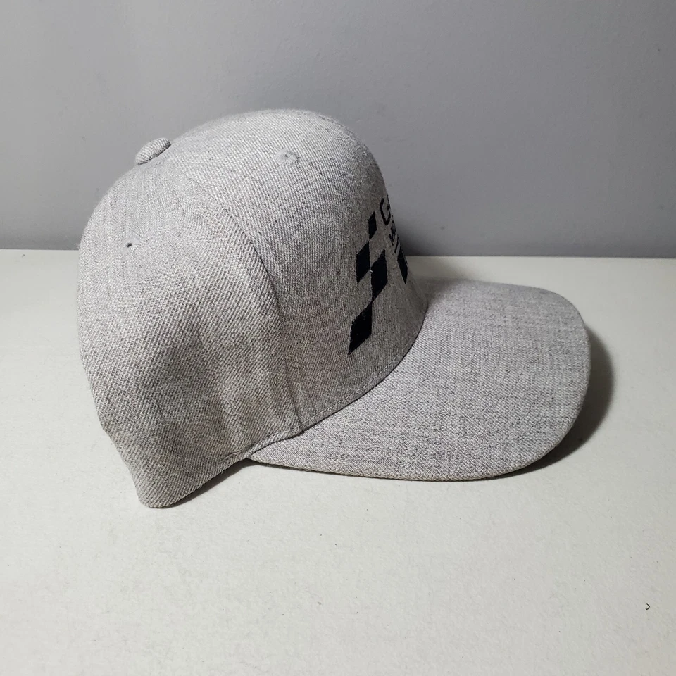 Gorra GoPro Motorplex deletreada con logotipo de guión YouTube Snapback gorra gris usada en excelente estado Foto 3 de 4