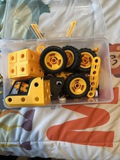 BUILD AND PLAY CONSTRUCTION SET 5 and up 