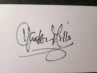 HAYLEY MILLS Hand Signed Autograph 3X5 CARD FAMOUS ACTRESS THE PARENT TRAP