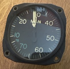 Vintage/ American Meter Co. / Aviation Manifold Dual Engine Pressure Gauge -