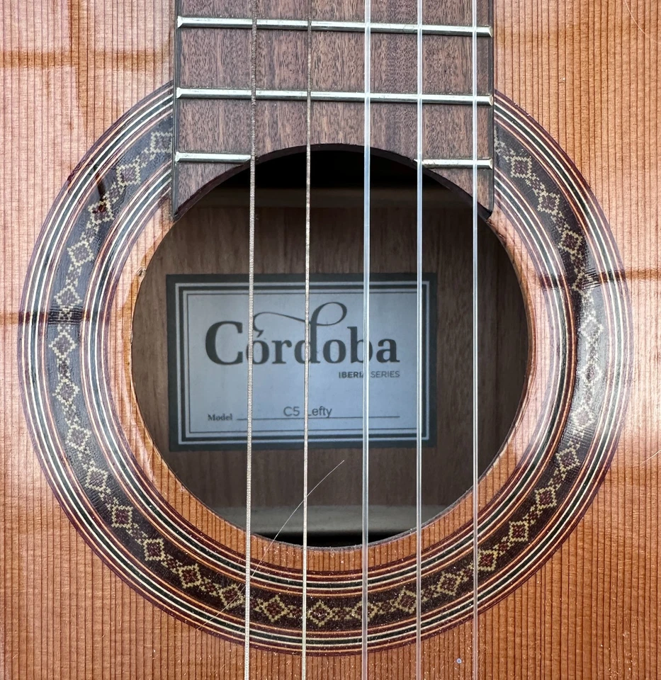 Guitarra Acústica Cordoba C5 Cuerda de Nylon Zurda - Cedro - Caoba - Palo de Rosa Foto 4 de 4