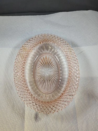 Vintage 10" x 8" Oval Decorative Pink Depression Glass Bowl Dish Diamond Lattice