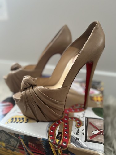 christian louboutin lady gres