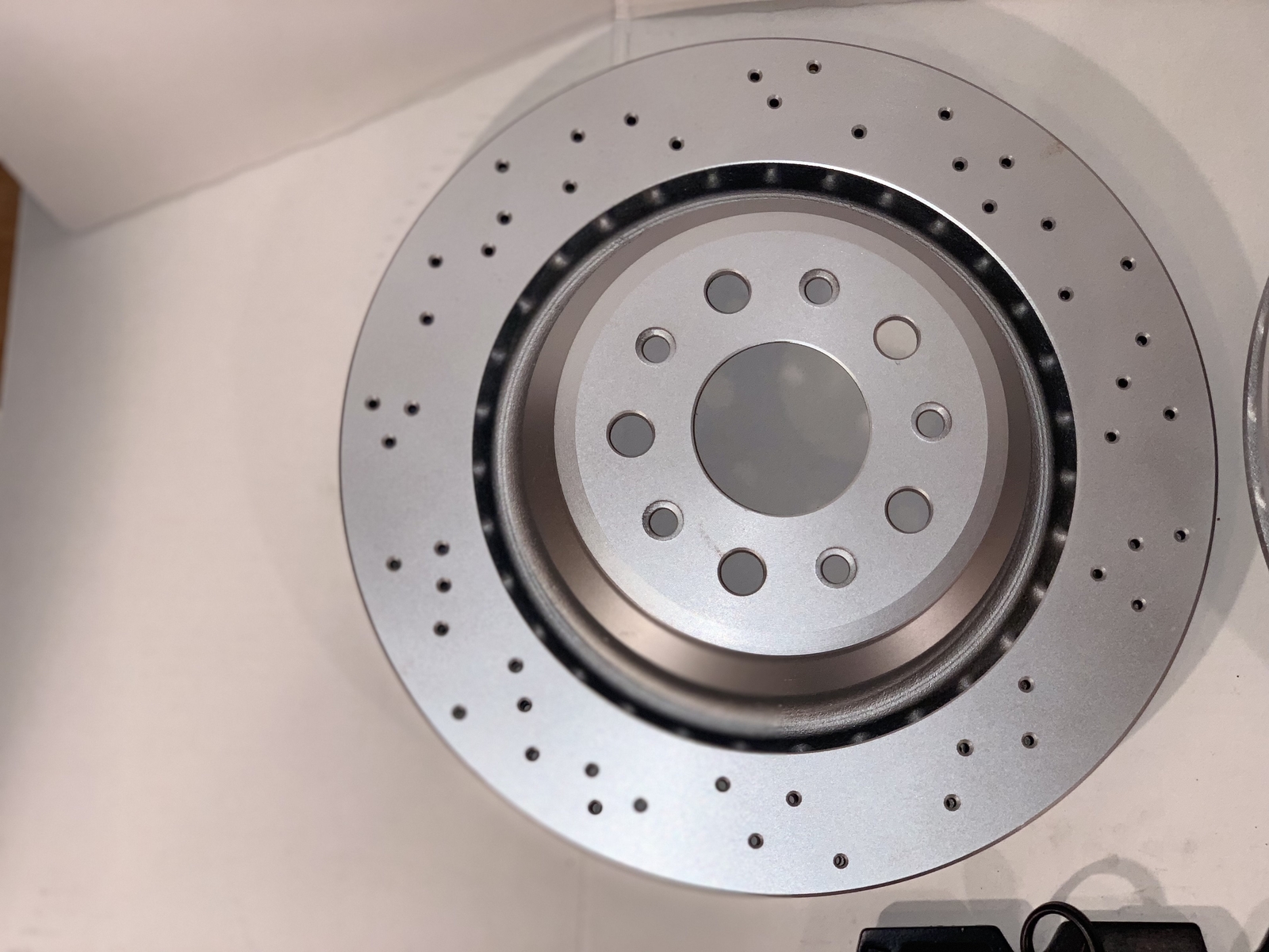 Maserati Ghibli SQ4 Quattroporte AWD Rear Rotors and Brake Pads Set