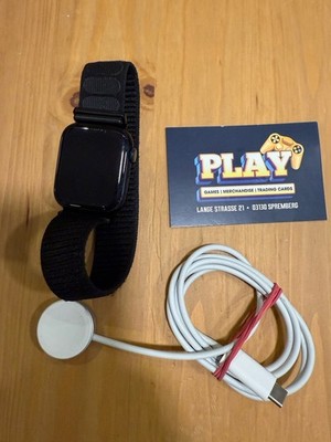 Apple Watch Series 8 45mm Mitternacht Aluminiumgehäuse mit Armband schwarz GPS
