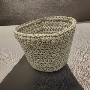 Vintage Mini Crocheted Basket Planter Off White-Starched Handmade GUC