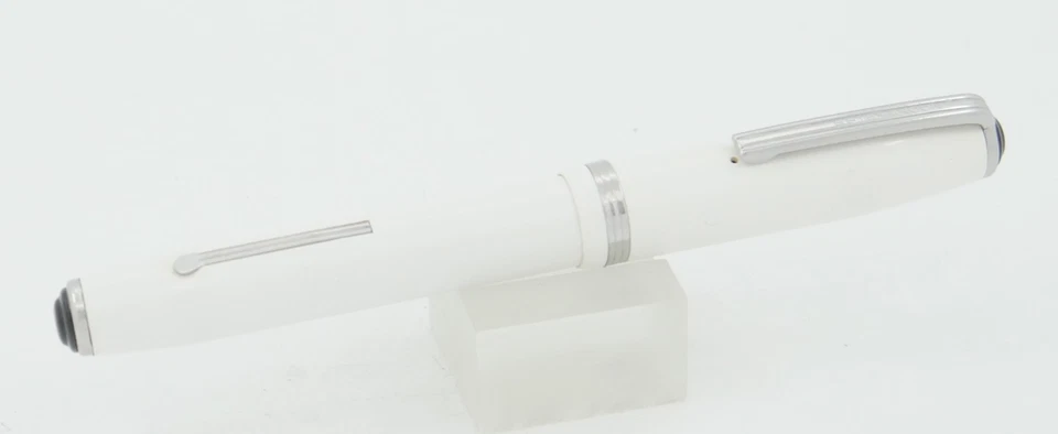 Pluma Estilográfica Esterbrook Blanco Pastel y Cromo - 9556 Plumín Fino con Caja - Años 50 Foto 2 de 4