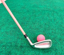 GOLF GIRL Junior 7 iron Right Hand, Pink Graphite shaft 30" good condition