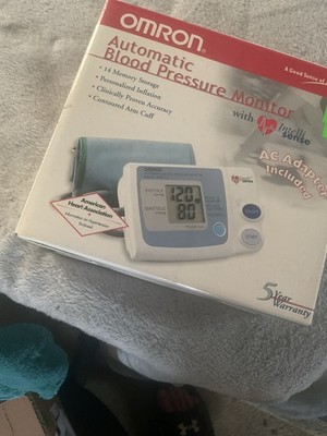 Omron Automatic Blood Pressure Monitor Arm Cuff Model HEM-711AC W/ AC & battery