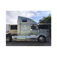 Volvo VNL 670 Side Fairing Panel Set Pair # 14863