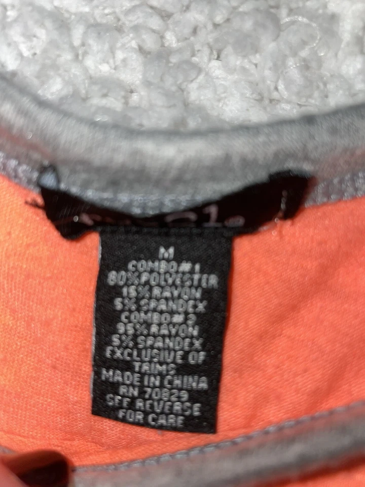 Rue 21 juniors talla. Camiseta pulsera M. Colores lindos y divertidos Foto 3 de 4