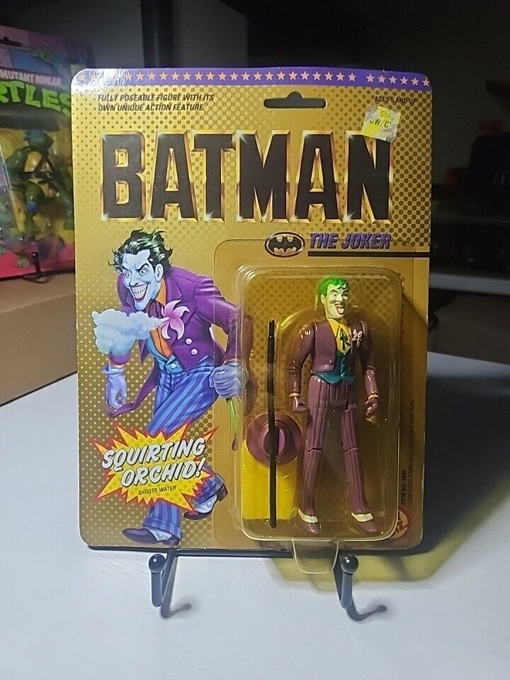 New Toy Biz DC Comics Batman The Joker Squirting Orchid Figure 1989 - Unpunched 