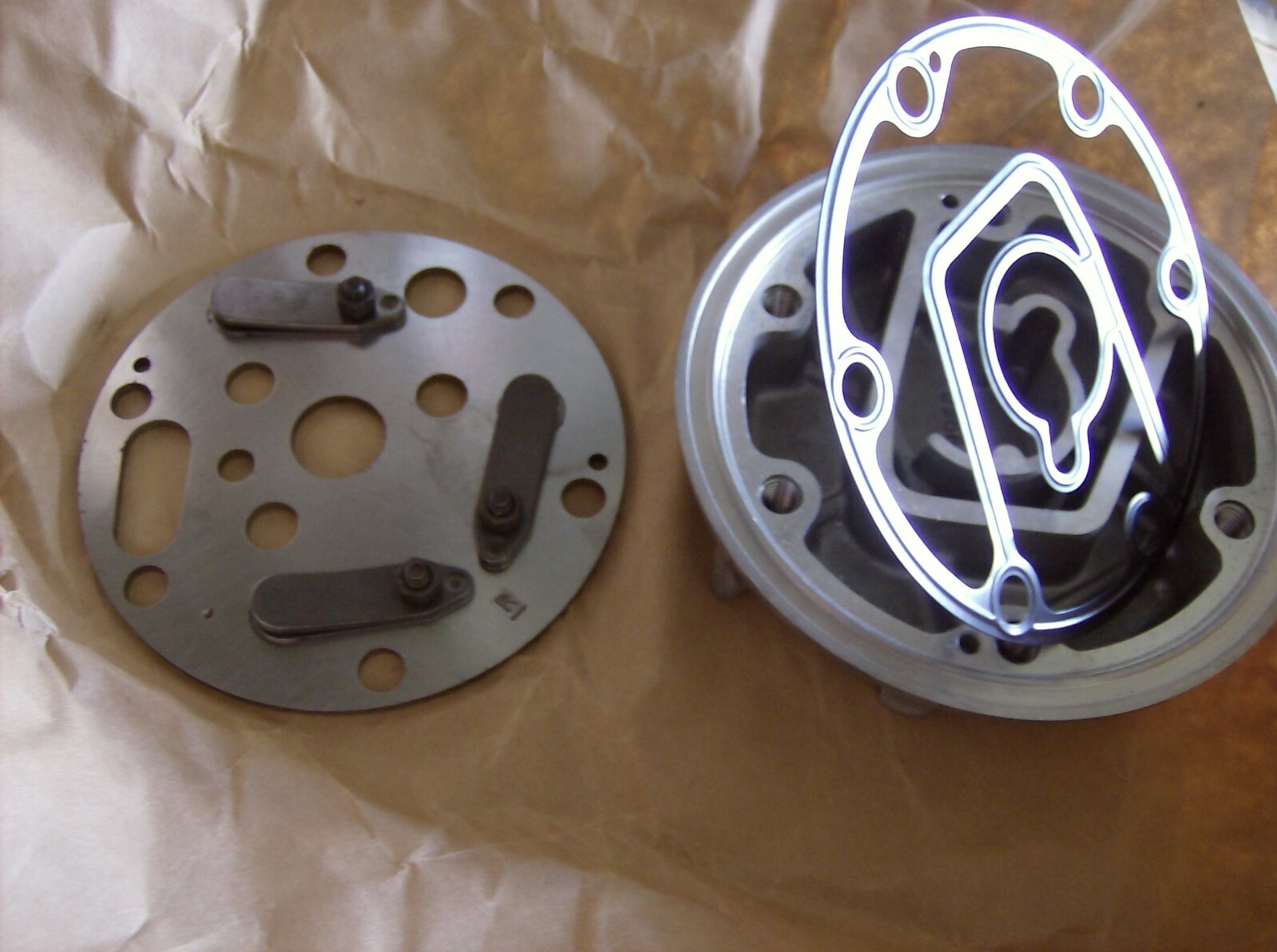 GENUINE MOPAR 4494334 A/C COMPRESSOR REAR COVER PLATE & VALVES | eBay