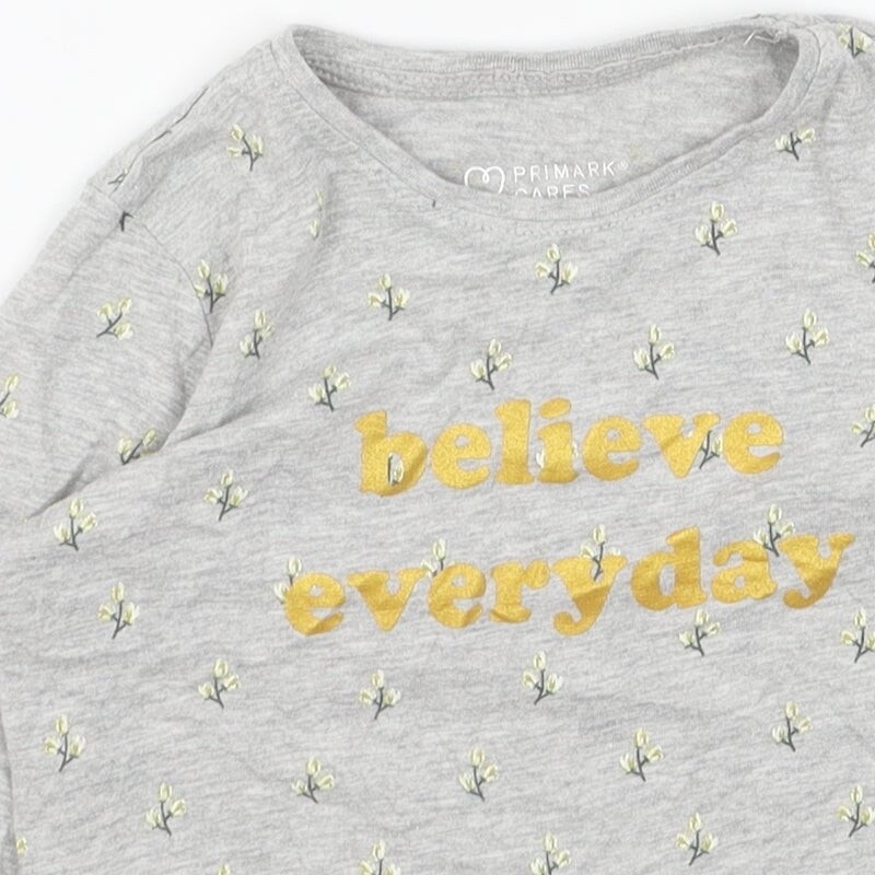 Primark Girls Grey Cotton blend T-Shirt Size 7-8 Years Pull image 4