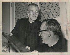 1967 Press Photo Reverends John J. Rooney and J. Joseph Delaney in New York