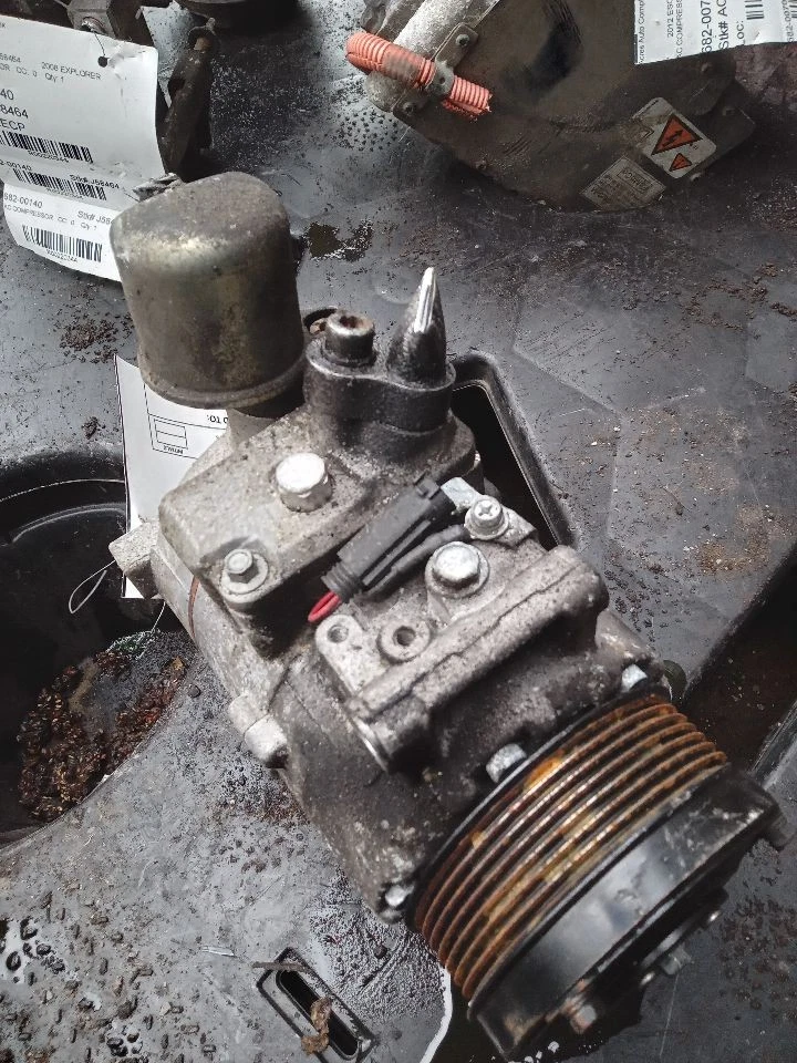 Used A/C Compressor fits: 2007 Dodge Sprinter 2500 3.0L diesel w/o heavy duty re Foto 4 de 4