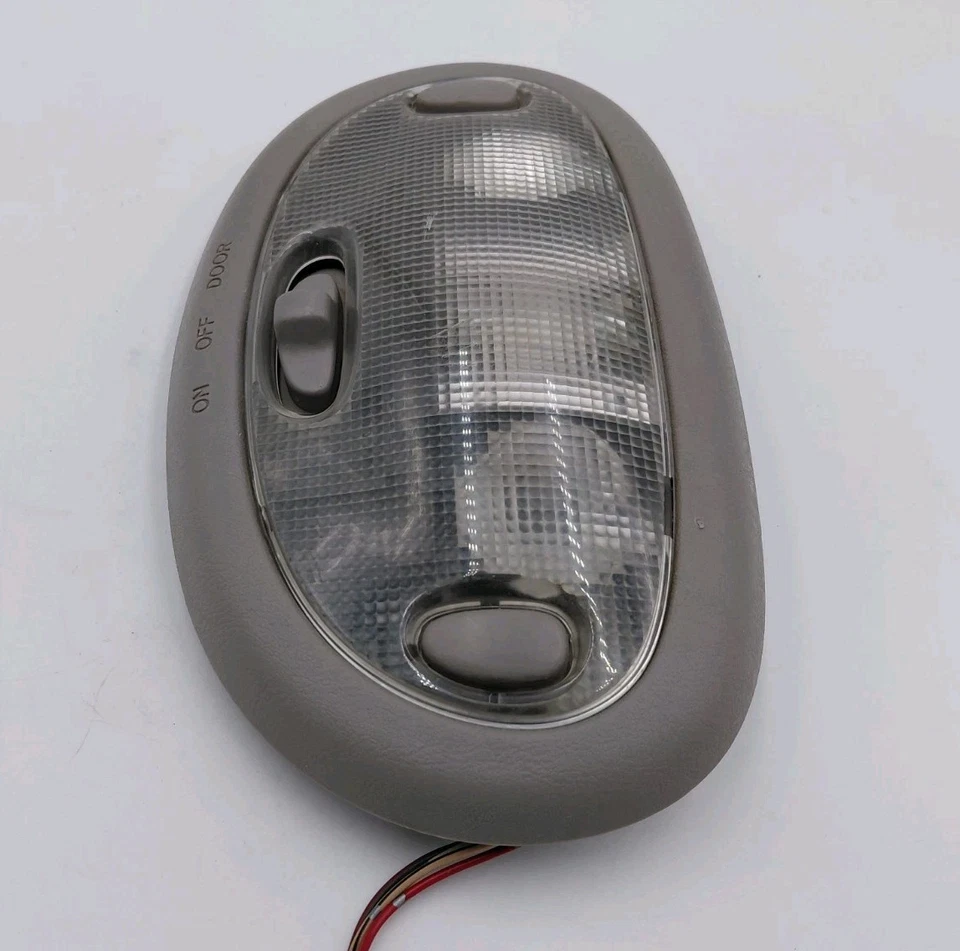 2001-2007 Toyota Sequoia 2004-2006 Toyota Tundra luz cúpula central traseira OEM cinza - Imagem 2 de 4