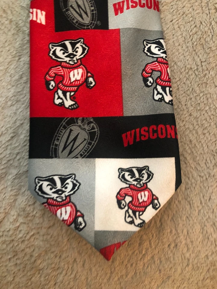 威斯康星獾男式领带大学学院标志积木礼物红色领带 — 第 3/4 张图片