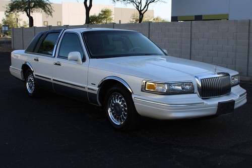 1996 Lincoln Town Car Signature