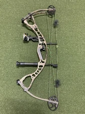 Hoyt Alpha Burner Bow RH 50-60lbs Excellent Condition with Extras