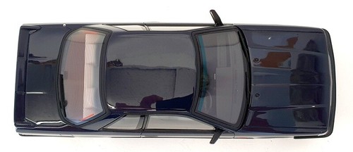 Kyosho 1/18 Scale Diecast KSR18039BL - Nissan Skyline GTS-R - Blue - Picture 4 of 5